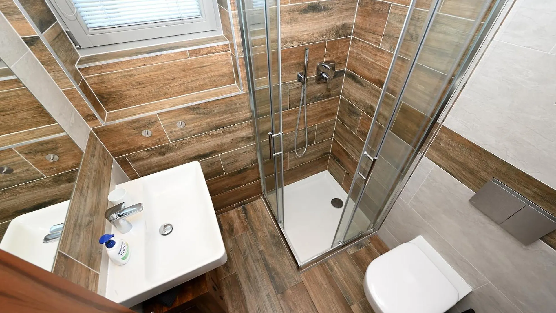 New Apartment In Heart Of Praga
